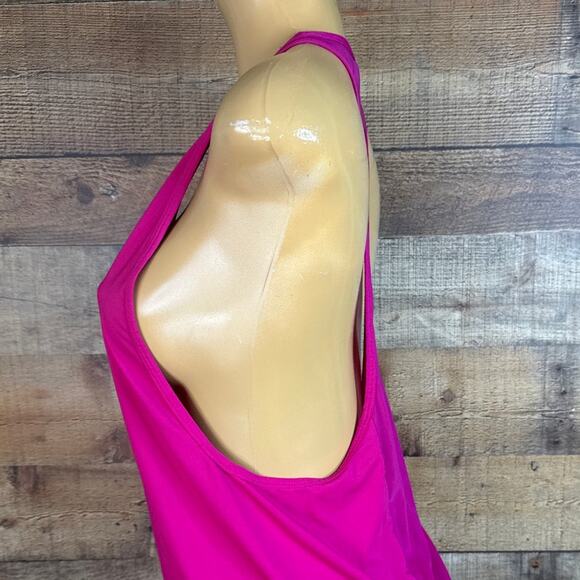 Fabletics Hayden Tank Top Tech Train Performance Pink Size Medium - Picture 3 of 9